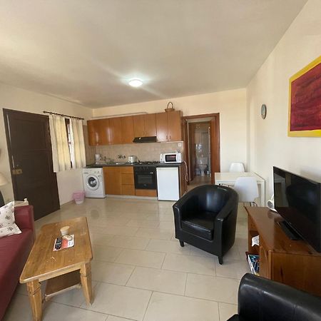 Sea View Apartments Pissouri Bagian luar foto