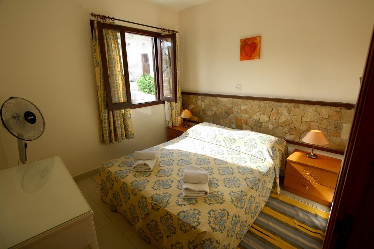 Sea View Apartments Pissouri Bagian luar foto